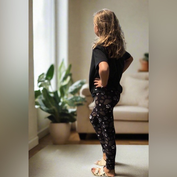 Small NEW Girls Dog Paw Leggings, Kids Soft Yoga Pants, Mom and Me Leggings - Picture 4 of 8